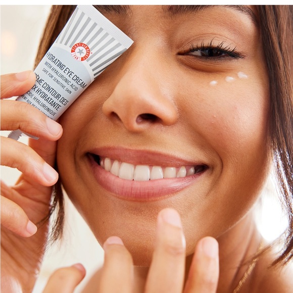 NEW FULL SIZE FIRST AID BEAUTY HYDRATING EYE CREAM WITH HYALURONIC ACID 15 ml - Picture 3 of 8